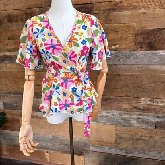 Fashion Nova wrap peplum style top - Picture 1 of 16